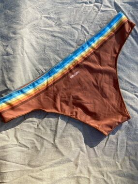 Rip curl Retro cheeky sunset stripe bottoms L new